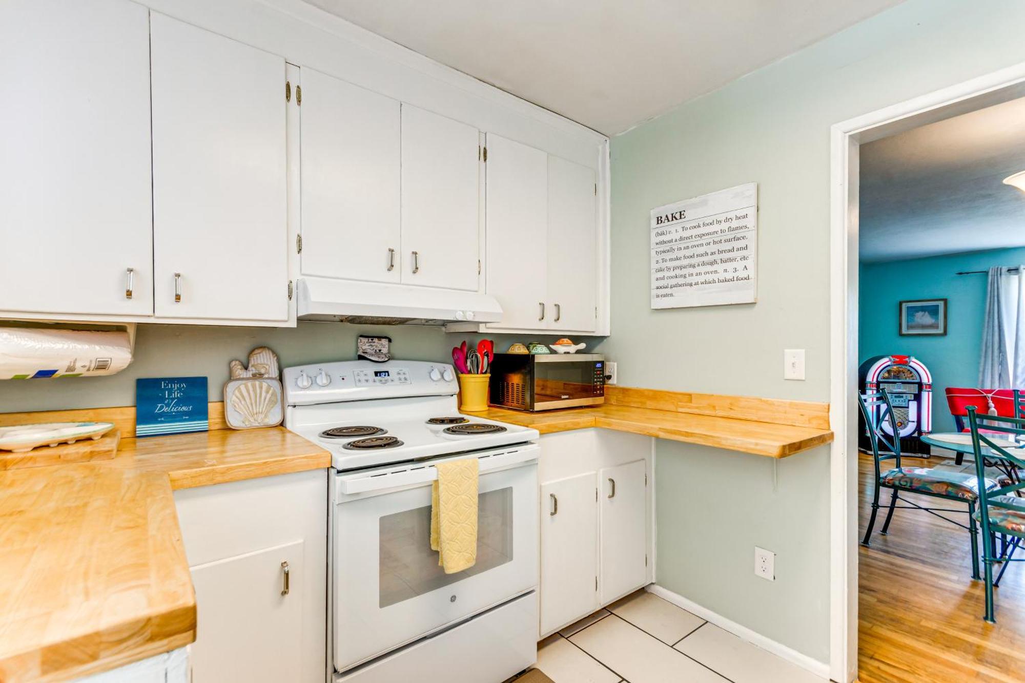 Fort Walton Coastal Retreat With Yard Walk To Beach Fort Walton Beach Exterior photo