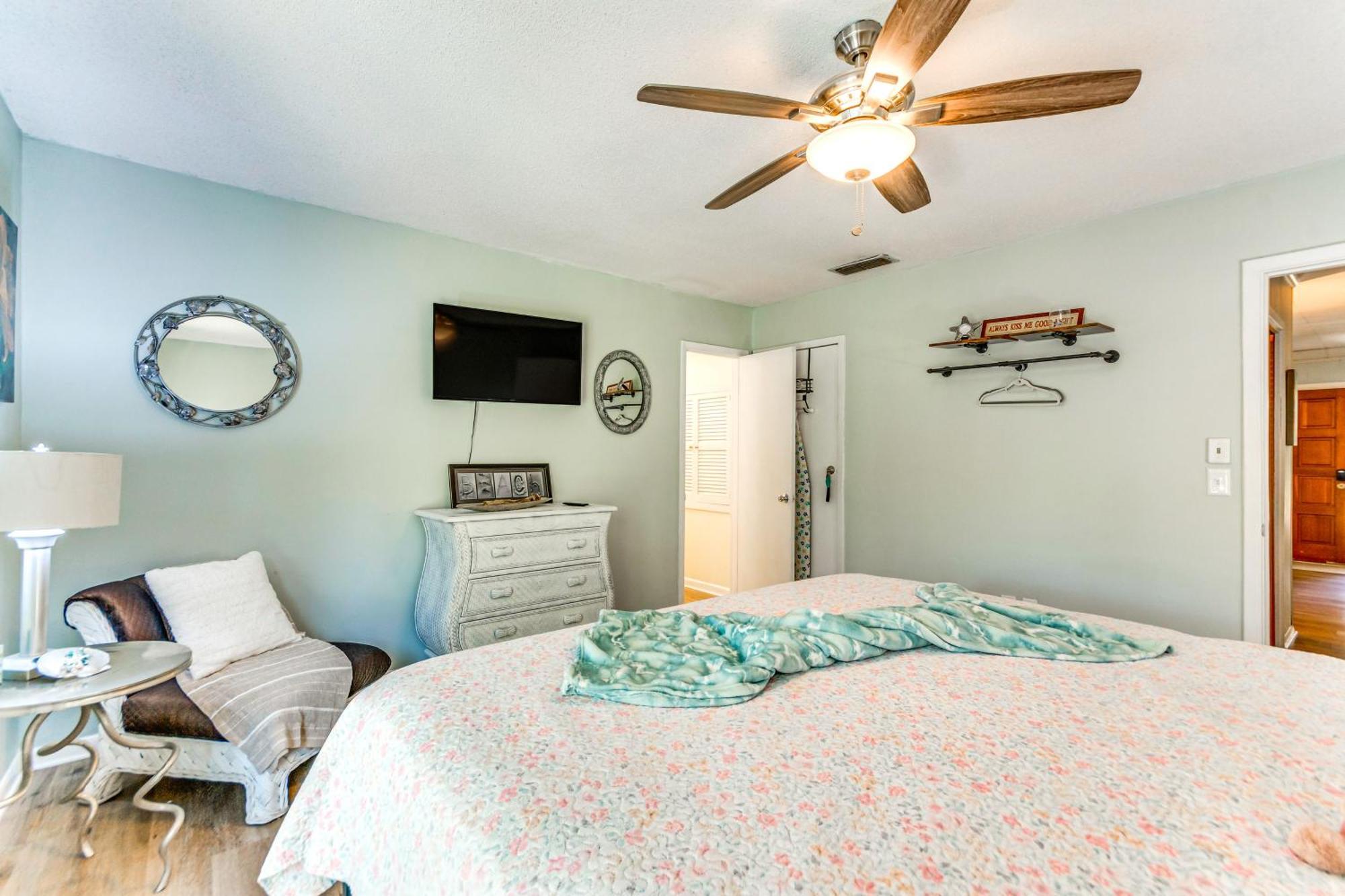Fort Walton Coastal Retreat With Yard Walk To Beach Fort Walton Beach Exterior photo