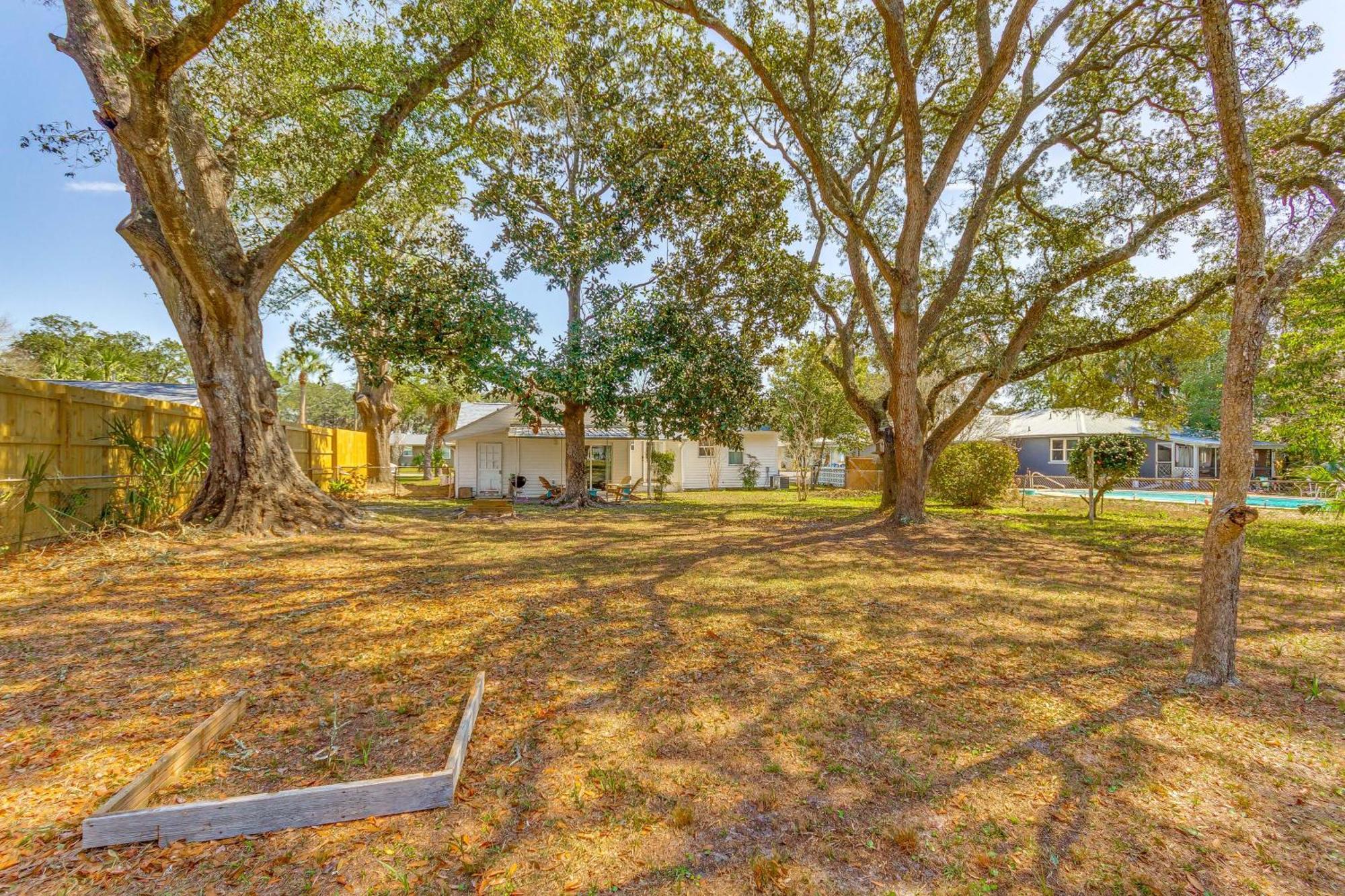 Fort Walton Coastal Retreat With Yard Walk To Beach Fort Walton Beach Exterior photo